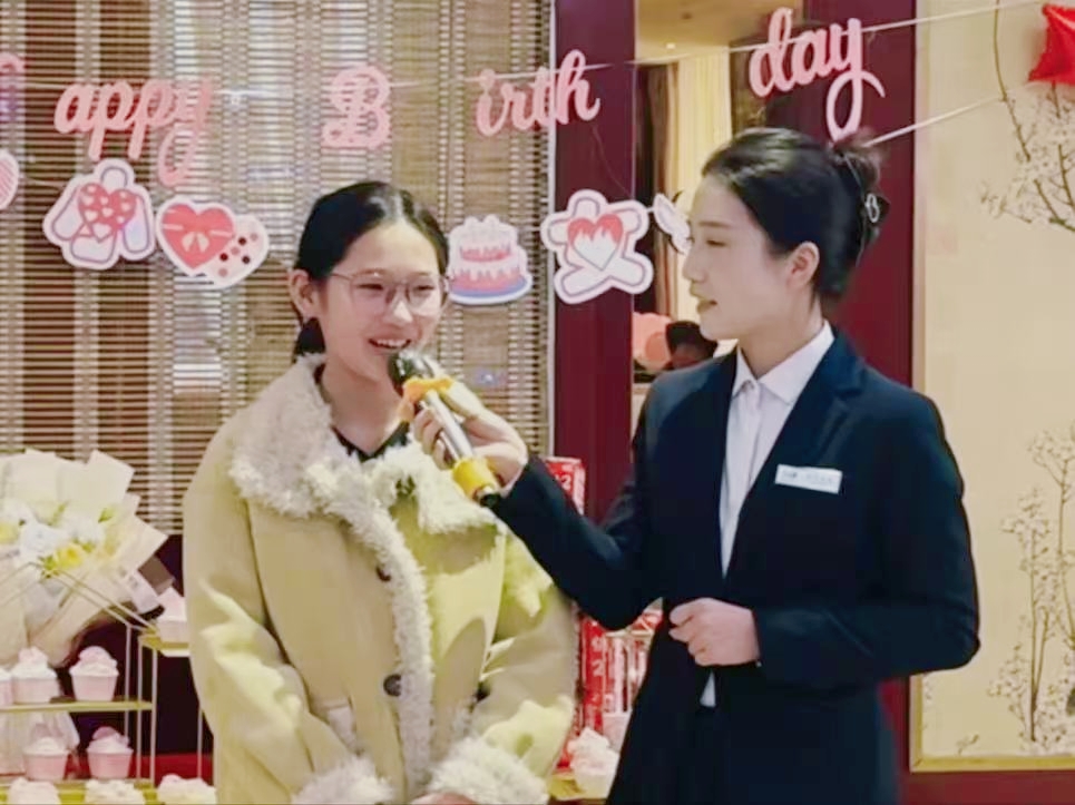 人生第一次，主持夢(mèng)的初次綻放